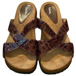 Taos "Nameshout" Women’s Sandal, Leather Brown Croc Slide, 11, Cushioned Footbed